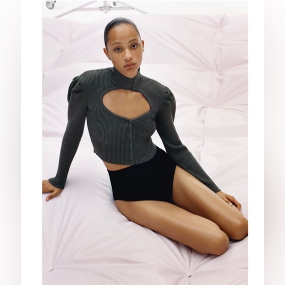Zara Sweaters - Zara Cut Out Neck Knit Sweater